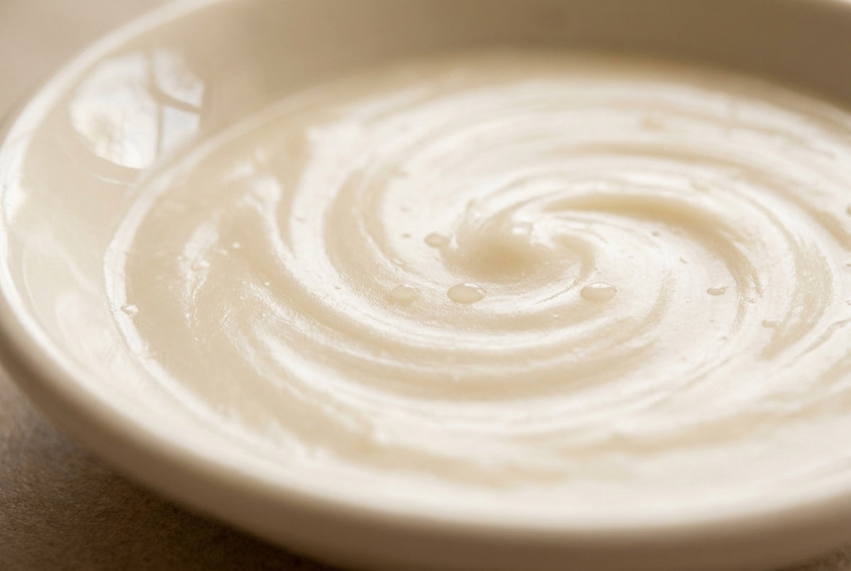 Cremige, hautähnliche Textur des Tays Tallow Balm in Nahaufnahme